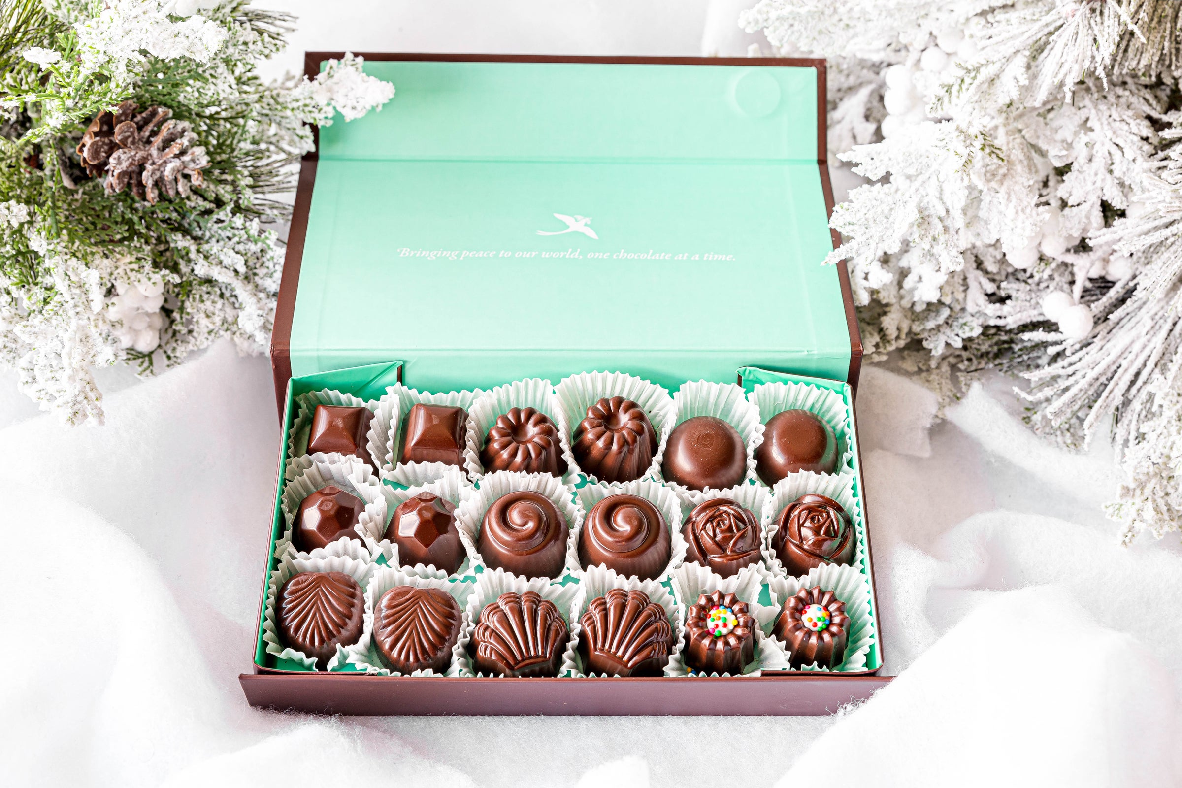 ショコラ 18pc Signature Truffle Box | Choco le'a