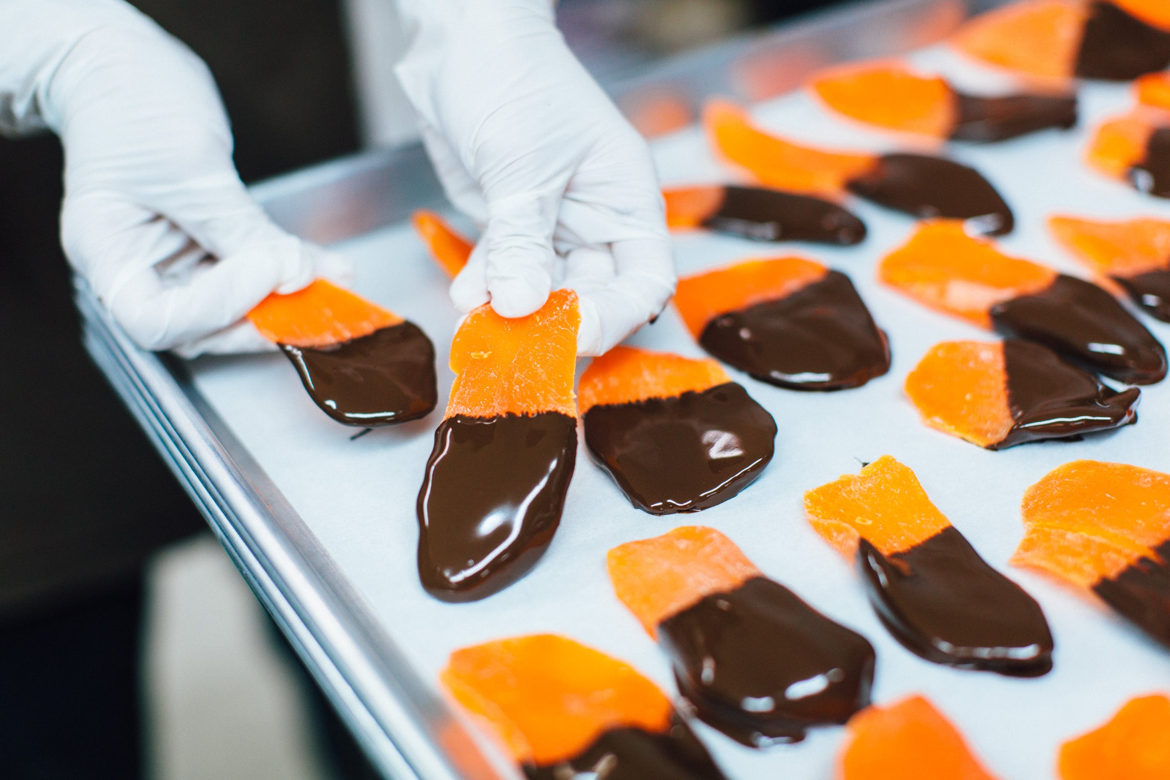 Dark Chocolate Dipped Mango Choco le`a